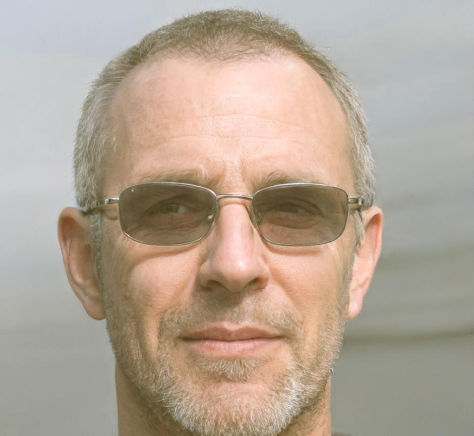 Retrato profesional de Ignacio Villanueva